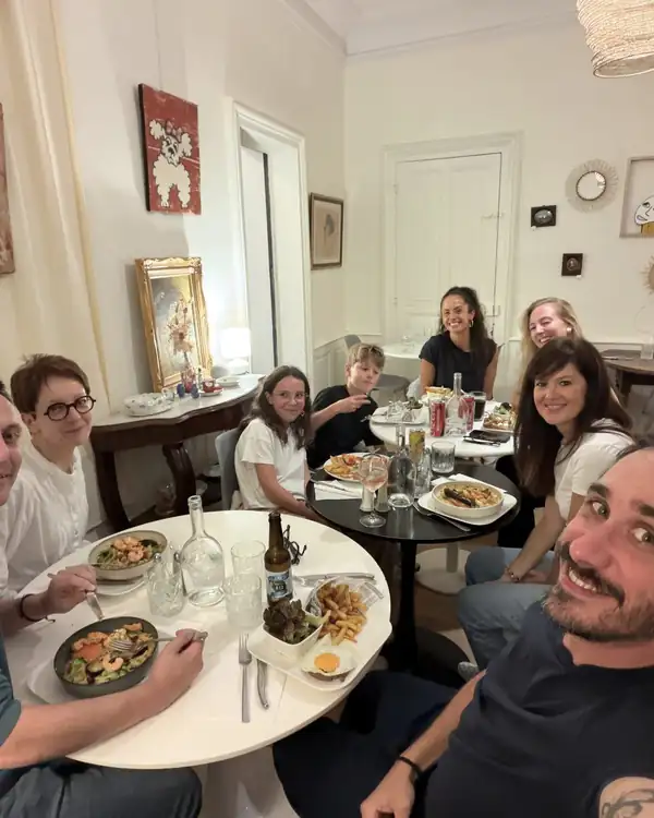 La tablée du dîner à La Maison de Cécile & Aimé